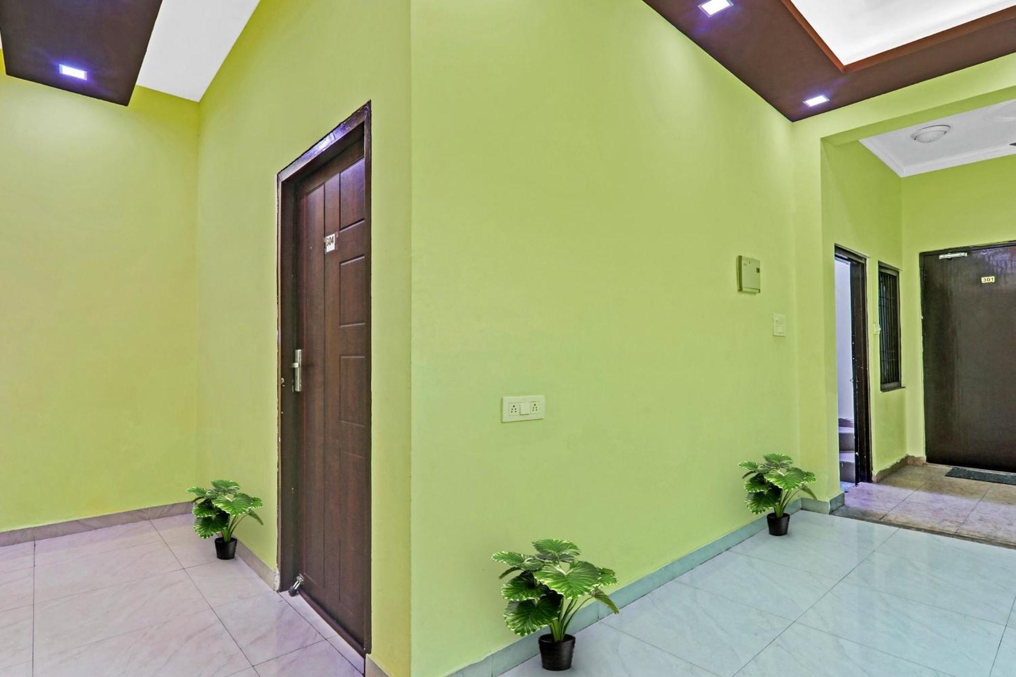 Capital O Phenix Elite Near Phoenix United Lucknow Exterior foto