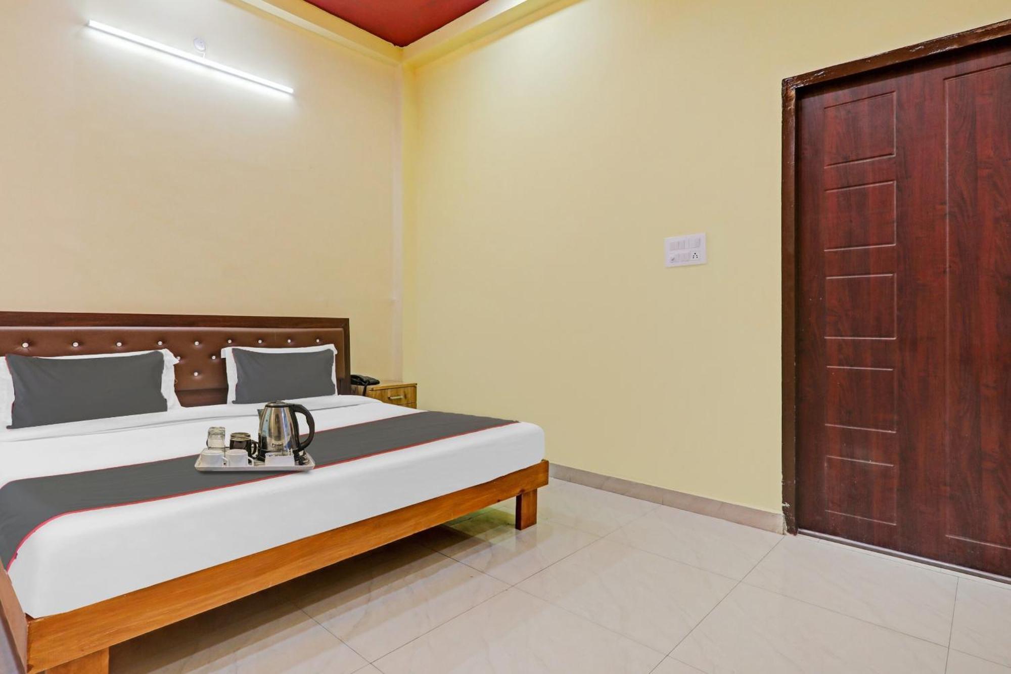 Capital O Phenix Elite Near Phoenix United Lucknow Exterior foto