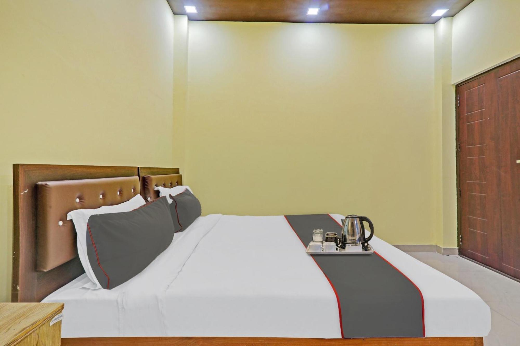Capital O Phenix Elite Near Phoenix United Lucknow Exterior foto